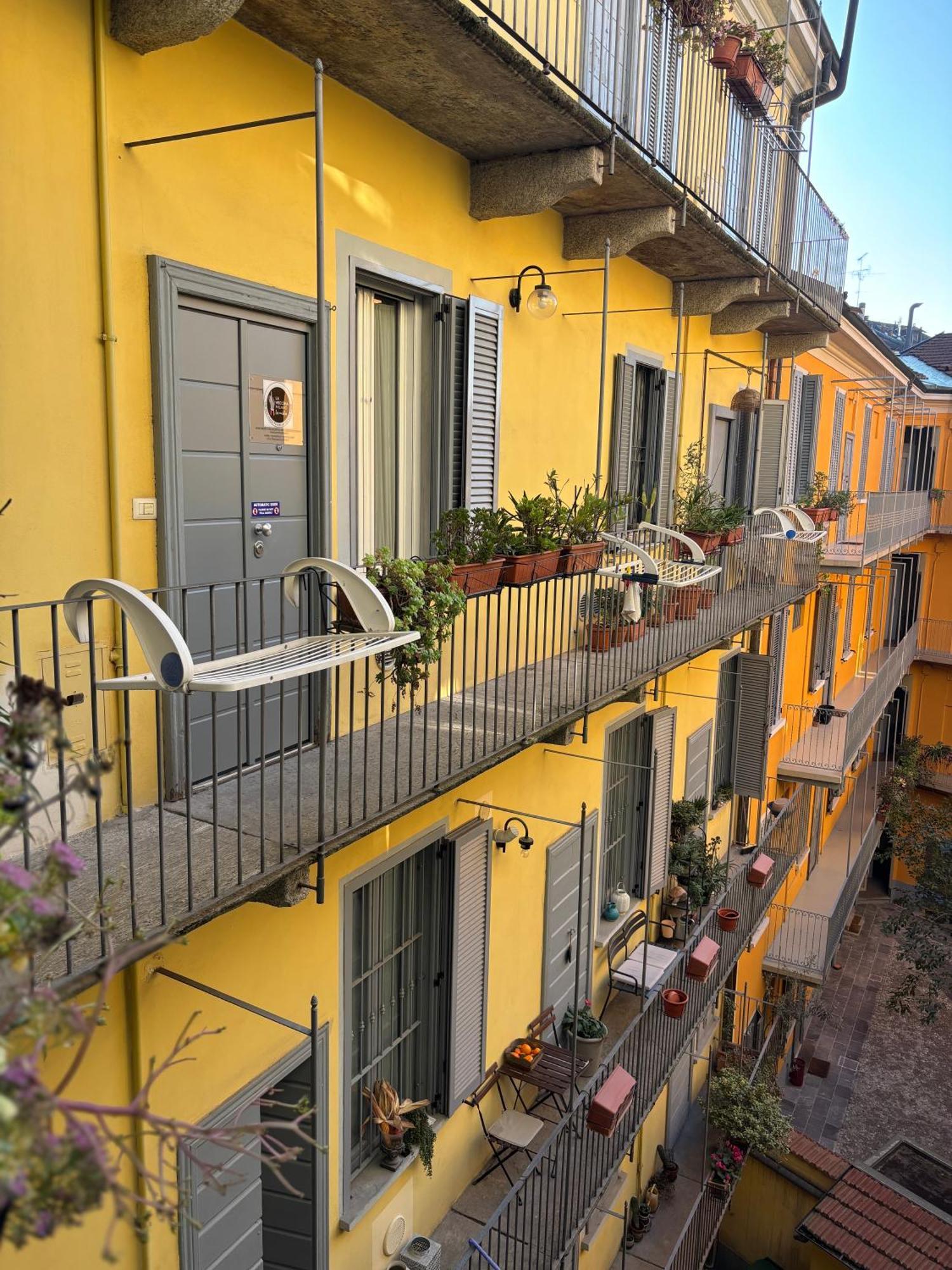 La Vecchia Milano-Les Nubles Vannucci - Il Ballatoio E Il Cortile Екстериор снимка